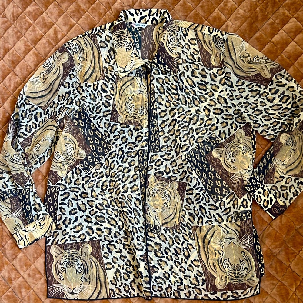 Won moa tiger button up blouse with sheer front split cover women’s L/XL